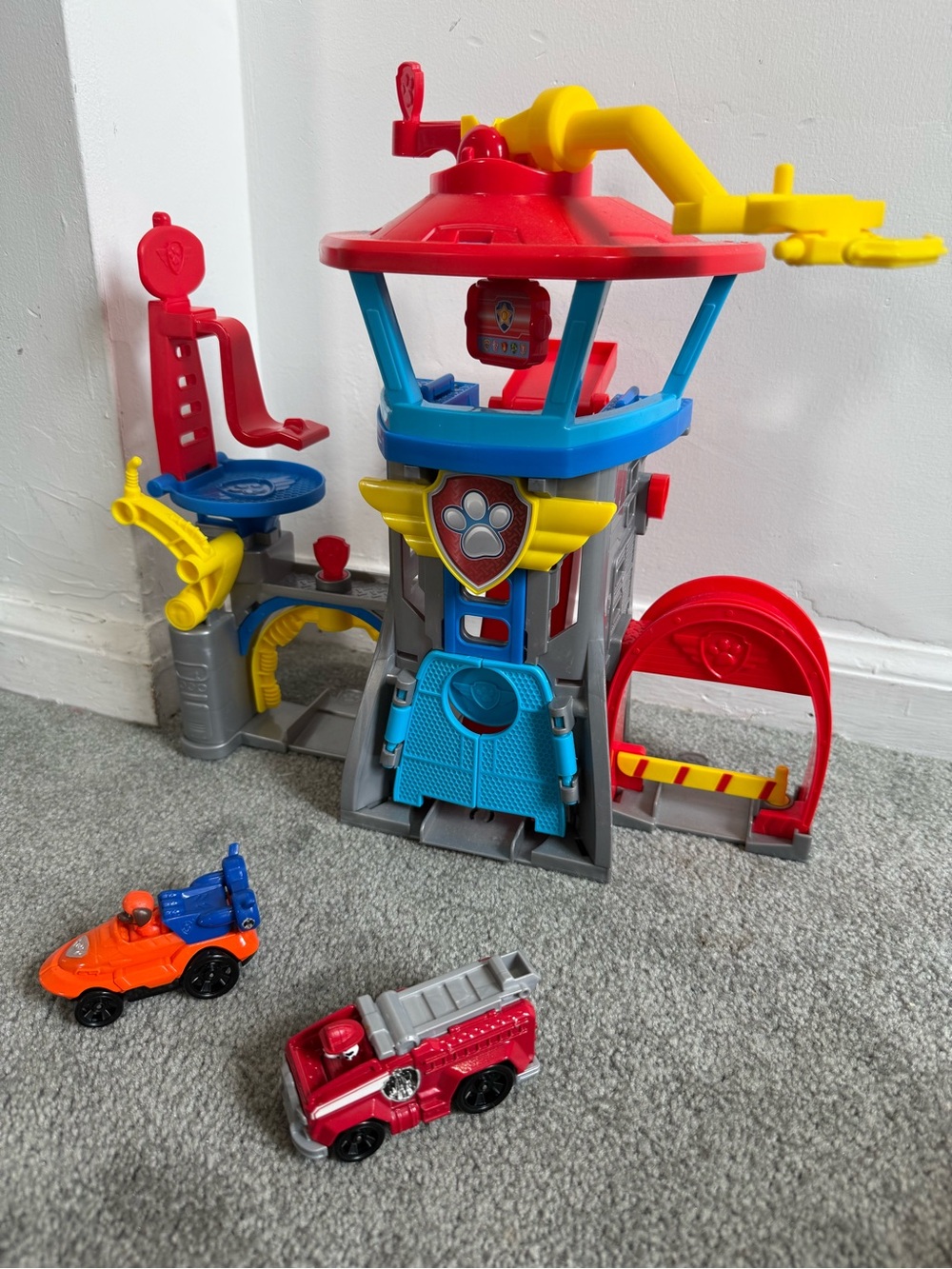 Paw Patrol Rescue Airport with Marshall and Zuma Cars